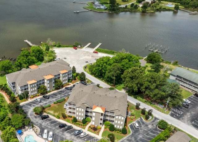Property at 300 Midyette St Unit A8, Oriental, NC 28571, 3 beds, 2 baths