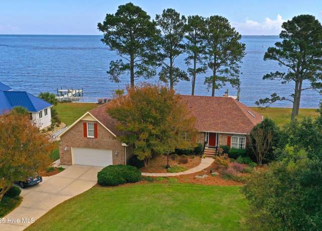 Property at 6042 Dolphin Rd, Oriental, NC 28571, 3 beds, 2 baths