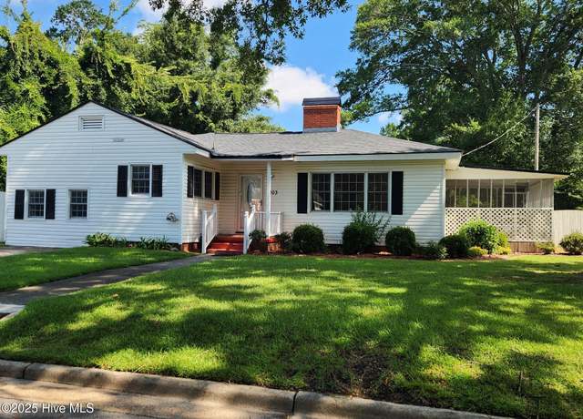 Property at 203 Arlington Cir, Greenville, NC 27834, 3 beds, 2 baths