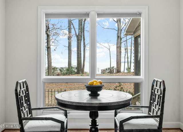 Property at 904 Small Dr, Elizabeth City, NC 27909, 4 beds, 3 baths