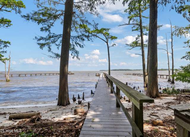 Property at 904 Small Dr, Elizabeth City, NC 27909, 4 beds, 3 baths