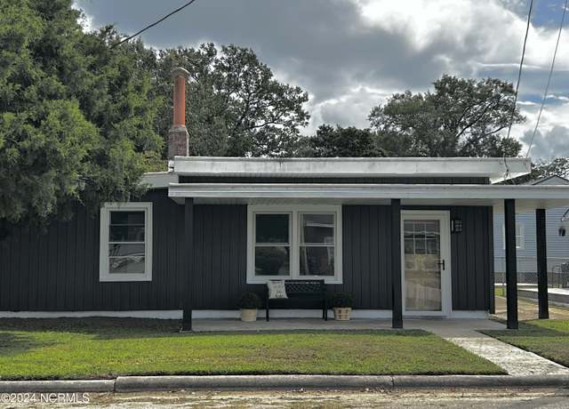 Property at 104 Charles St, Hertford, NC 27944, 3 beds, 1 bath