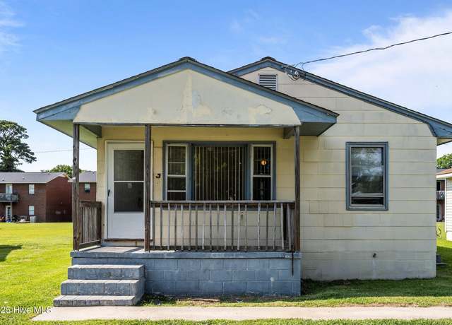 Property at 23 Sophia Dr, Jacksonville, NC 28540, 3 beds, 1 bath