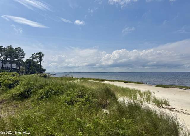 Property at 558 Sandy Point Dr, Beaufort, NC 28516