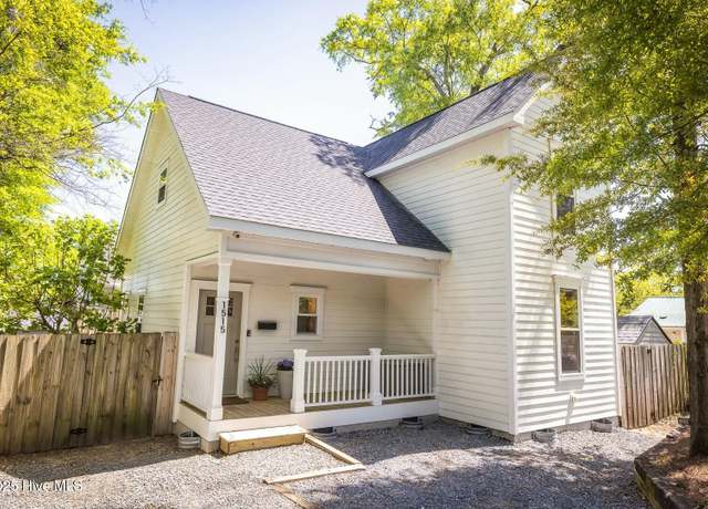 Property at 1515 Hooper St, Wilmington, NC 28401, 3 beds, 2.5 baths