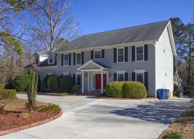 Property at 2234 Perry Dr, Jacksonville, NC 28546, 5 beds, 4.5 baths