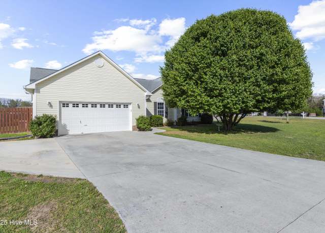 Property at 413 John Deere Ct, Richlands, NC 28574, 3 beds, 2 baths