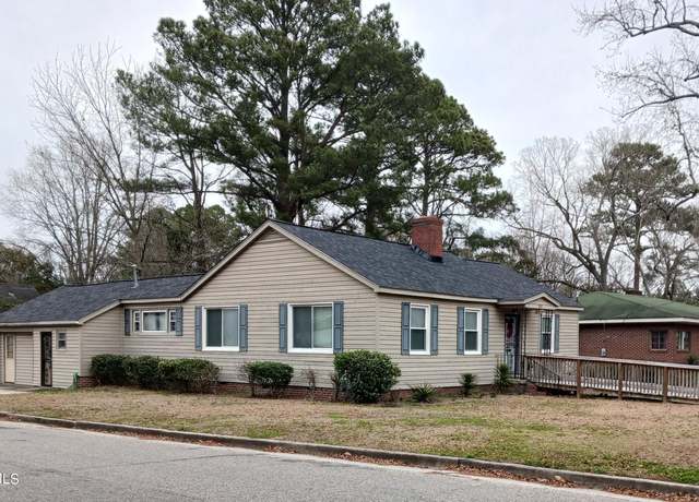 Property at 611 Edwards Ave, Kinston, NC 28501, 4 beds, 2.5 baths