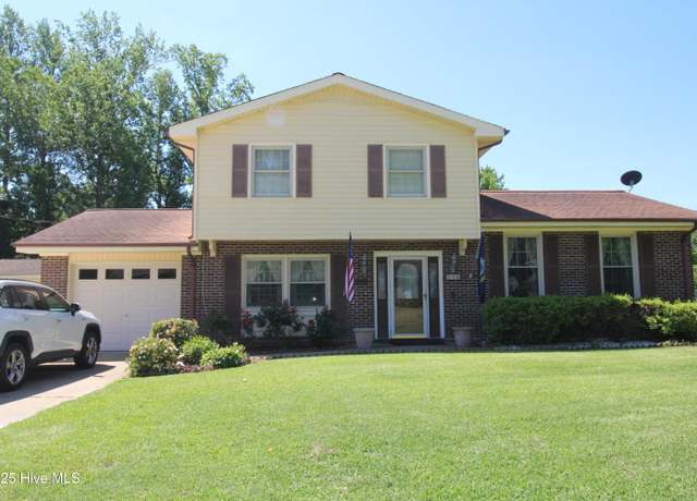 Property at 206 Stratford Rd, Havelock, NC 28532, 3 beds, 2.5 baths