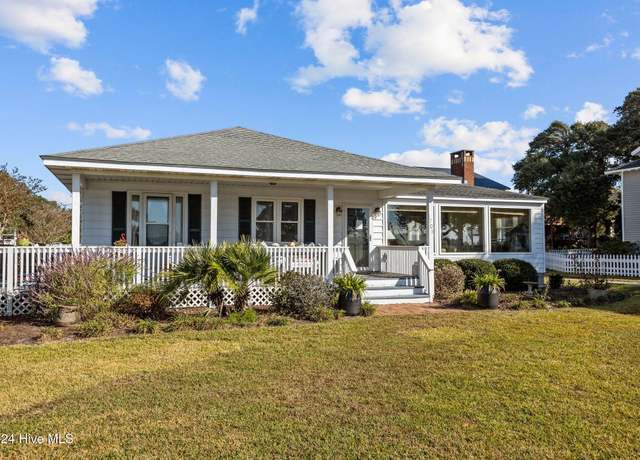 Property at 1701 Front St, Beaufort, NC 28516, 3 beds, 2 baths