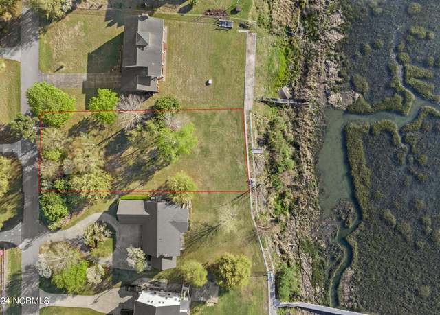 Property at 110 Inlet Ct, Hampstead, NC 28443