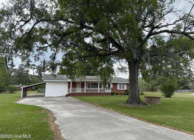 Property at 204 Glenburnie Dr, New Bern, NC 28560, 2 beds, 1.5 baths