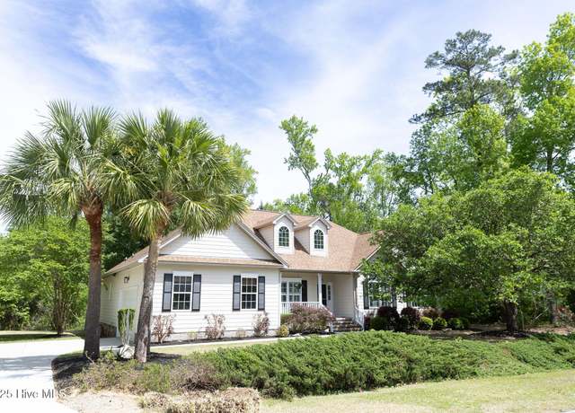 Property at 135 Live Oak Dr, Leland, NC 28451, 4 beds, 3.5 baths