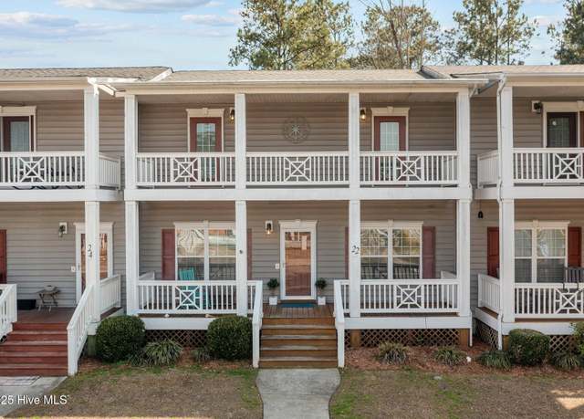 Property at 22 Schooner Dr, Swansboro, NC 28584, 3 beds, 2.5 baths