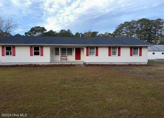 Property at 1738 Nc 306 Hwy S, Grantsboro, NC 28529, 3 beds, 2.5 baths
