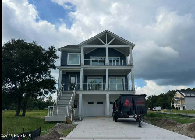 Property at 600 Salt Grass Ct, Holly Ridge, NC 28445, 4 beds, 2.5 baths