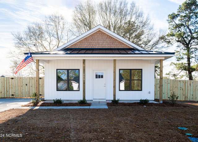 Property at 607 N Timberly Ln, Burgaw, NC 28425, 3 beds, 2 baths