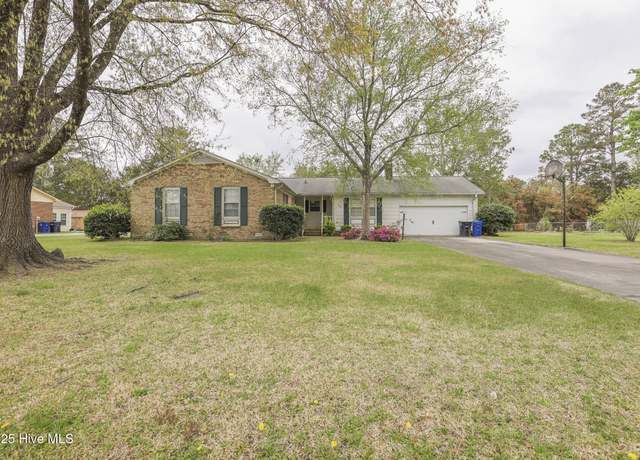 Property at 204 Columbia Dr, Jacksonville, NC 28546, 4 beds, 2 baths
