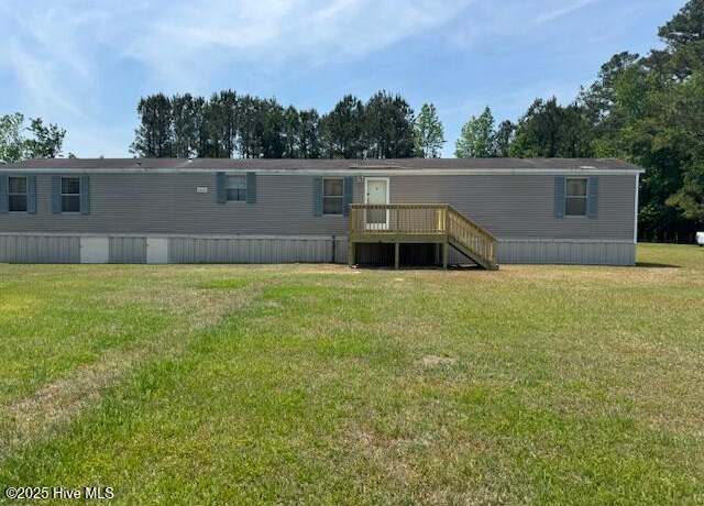 Property at 2173 Murray Town Rd, Burgaw, NC 28425, 3 beds, 2 baths
