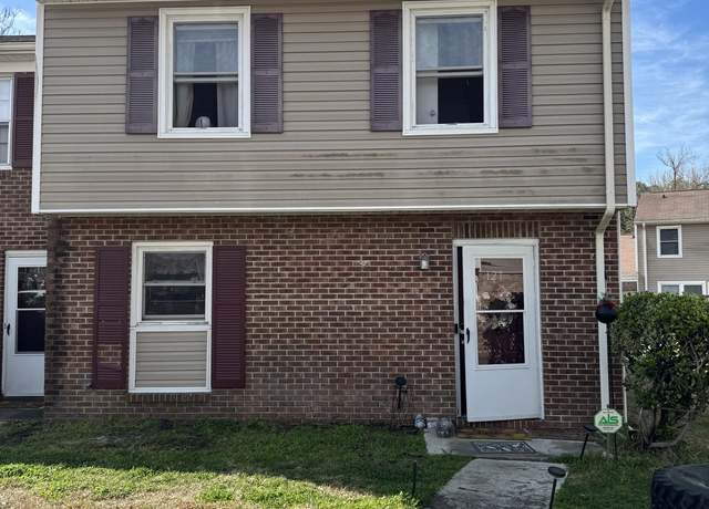 Property at 127 King George Ct, Jacksonville, NC 28546, 3 beds, 2.5 baths
