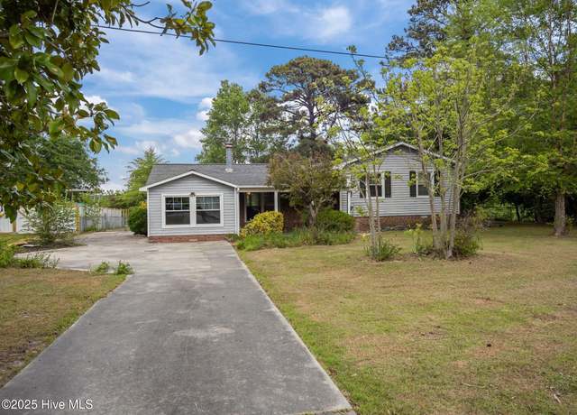 Property at 40 Eagle Rock Ln, Hubert, NC 28539, 3 beds, 2 baths