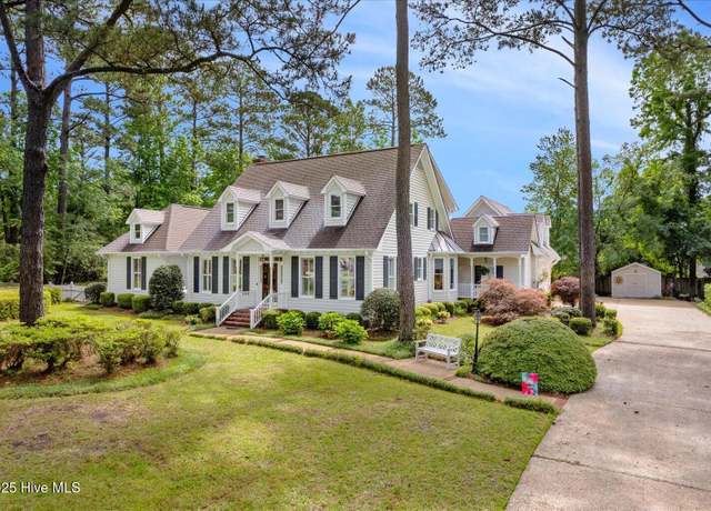 Property at 2313 New Orleans Pl, Wilmington, NC 28403, 4 beds, 3.5 baths