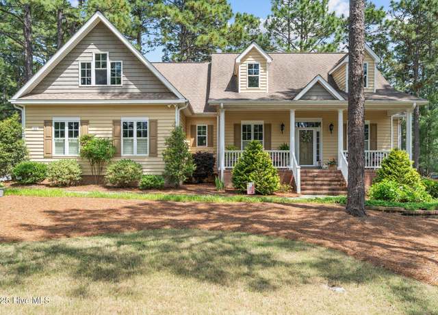Property at 11 Brunswick Ln, Pinehurst, NC 28374, 4 beds, 3.5 baths