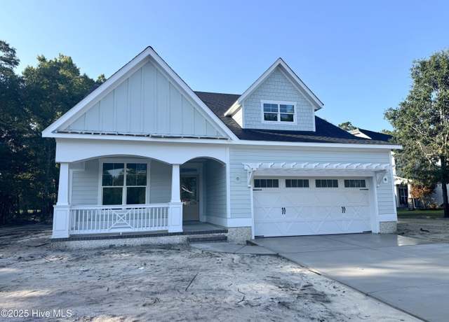 Property at 8136 Saltcedar Dr, Wilmington, NC 28411, 4 beds, 4.5 baths