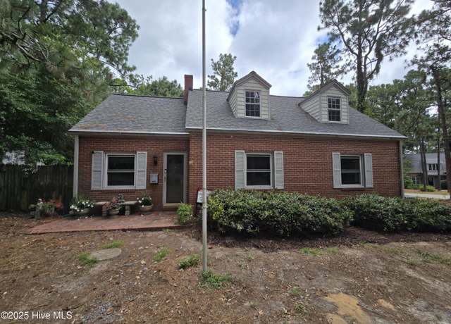 Property at 4084 Youngs Rd, Southern Pines, NC 28387, 3 beds, 2 baths