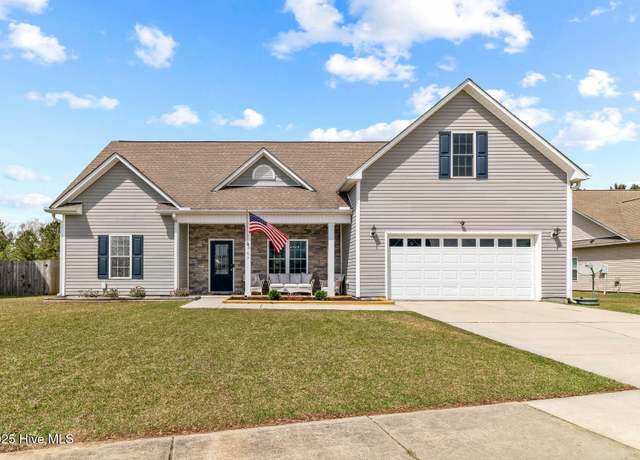 Property at 307 Topaz Dr, Jacksonville, NC 28546, 4 beds, 2 baths