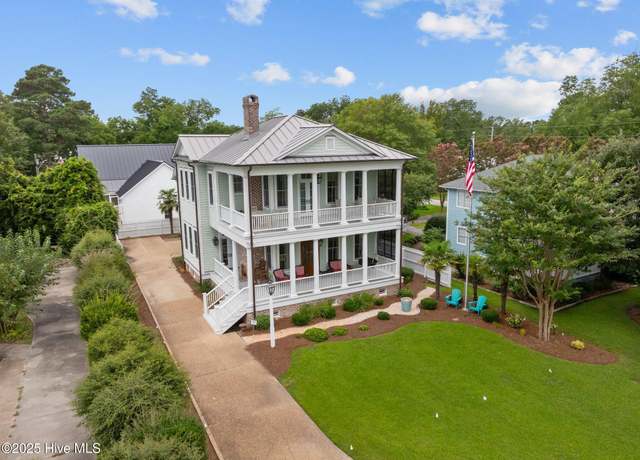 Property at 203 Vandemere St, Oriental, NC 28571, 4 beds, 4 baths