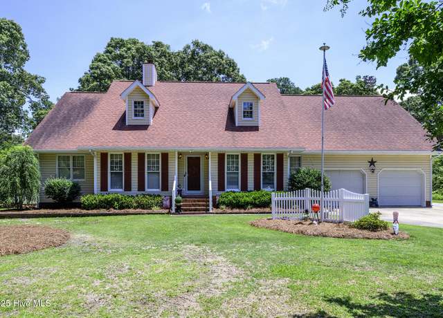 Property at 1992 Acorn Dr, New Bern, NC 28562, 4 beds, 2.5 baths