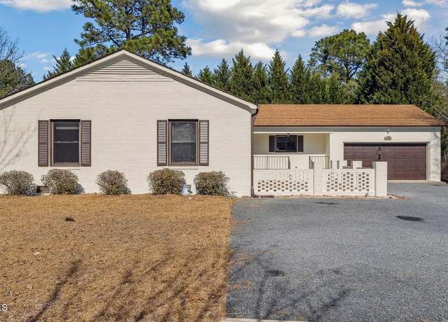 Property at 1145 Morganton Rd, Pinehurst, NC 28374, 3 beds, 2 baths