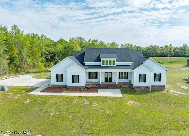 Property at 245 Edwards Rd, Chocowinity, NC 27817, 4 beds, 3.5 baths