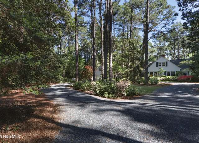 Property at 1335 Midland Rd, Southern Pines, NC 28387, 4 beds, 4.5 baths
