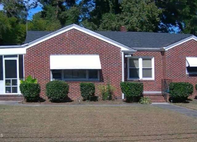 Property at 1108 Robert Rd W, Wilson, NC 27893, 2 beds, 1 bath