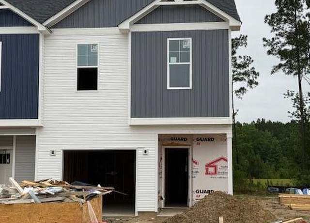 Property at 214 Crab Claw Spit Ln, Jacksonville, NC 28546, 3 beds, 2.5 baths