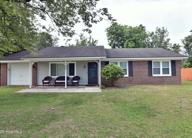 Property at 4626 Lord Elkins Rd, Wilmington, NC 28405, 3 beds, 1.5 baths