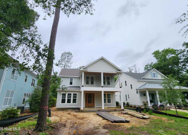 Property at 305 Jenoa Dr, Castle Hayne, NC 28429, 4 beds, 3 baths
