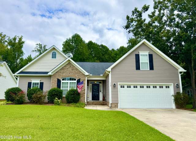 Property at 113 Palisades Way, New Bern, NC 28560, 5 beds, 2 baths