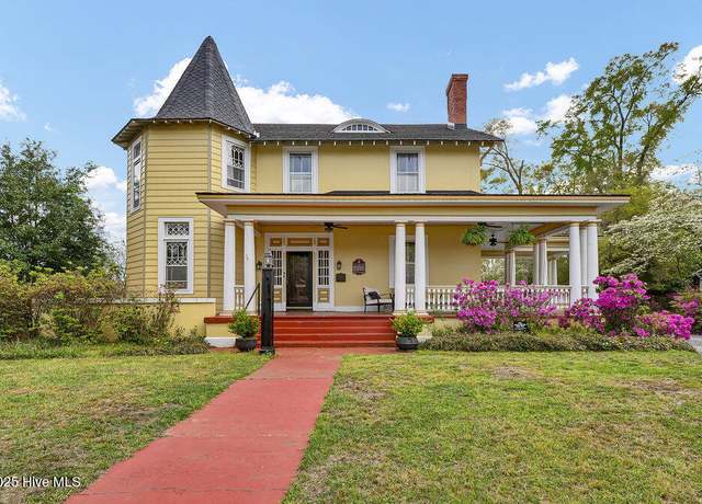 Property at 416 Central Blvd, Wilmington, NC 28401, 4 beds, 2.5 baths