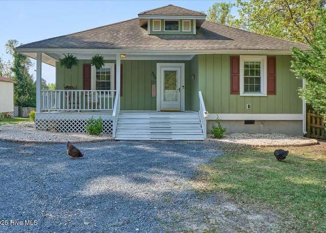 Property at 804 E Main St, Aberdeen, NC 28315, 3 beds, 2 baths