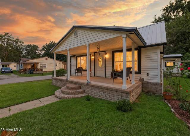 Property at 201 Maple St St, Wallace, NC 28466, 2 beds, 2 baths