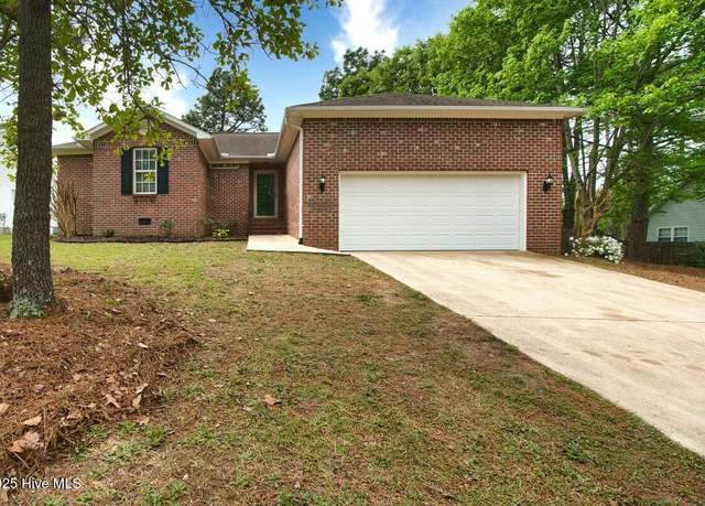 Property at 2125 Longleaf Dr W, Pinehurst, NC 28374, 3 beds, 2 baths