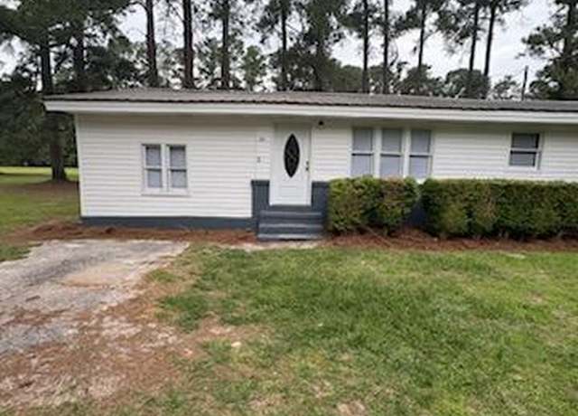 Property at 93 Waddell Dr, Whiteville, NC 28472, 4 beds, 2 baths