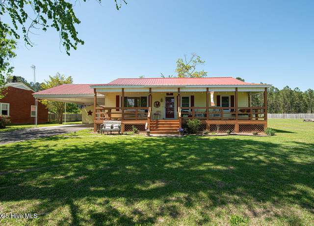 Property at 117 Jones St, Holly Ridge, NC 28445, 3 beds, 2 baths