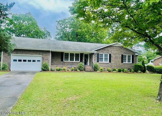Property at 3707 Sand Clay Rd, Kinston, NC 28504, 3 beds, 1.5 baths