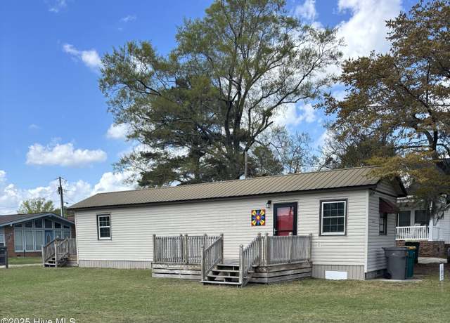 Property at 118 Lee St, White Lake, NC 28337, 1 bed, 2 baths