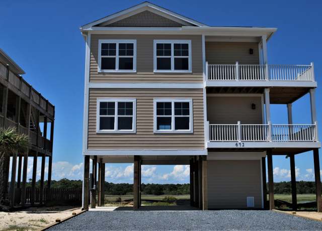 Property at 672 Ocean Blvd W, Holden Beach, NC 28462, 2 beds, 2.5 baths