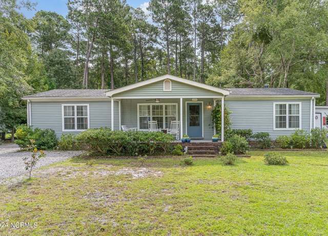 Property at 216 Beachwood Dr NW, Calabash, NC 28467, 3 beds, 2.5 baths